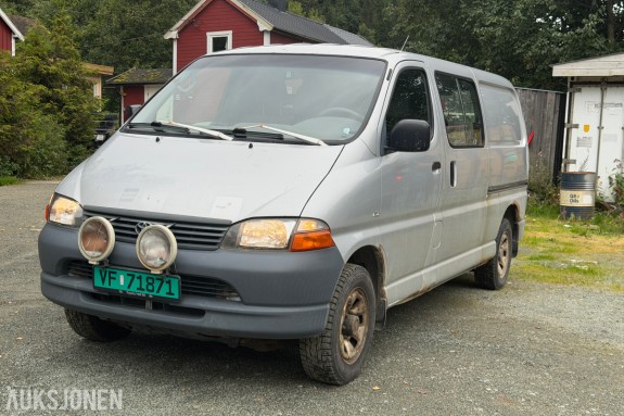 2005 Toyota HIACE 2.5-102 D 4WD - FIREHJULSTREKK - LANG UTGAVE