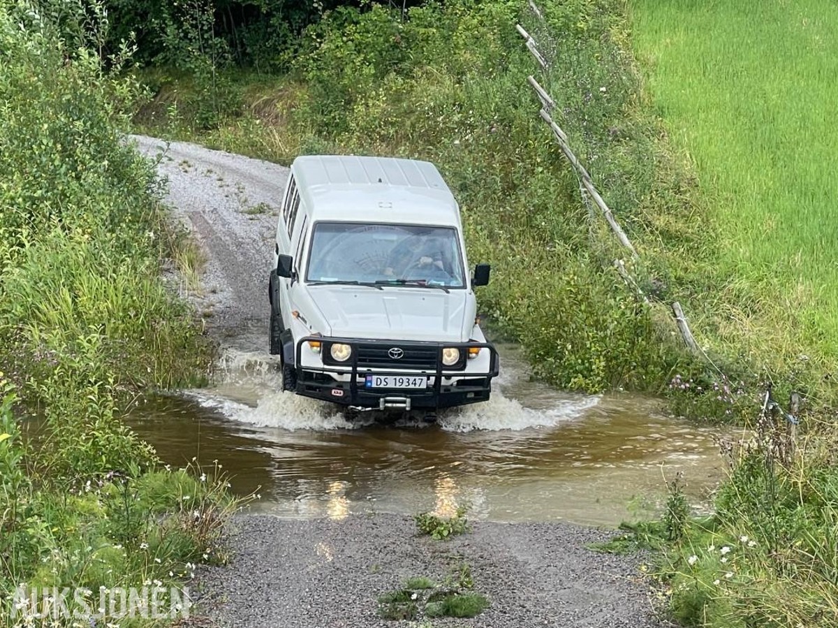 1999 Toyota Land Cruiser 4.2 131hk D 4WD 75 Troopy