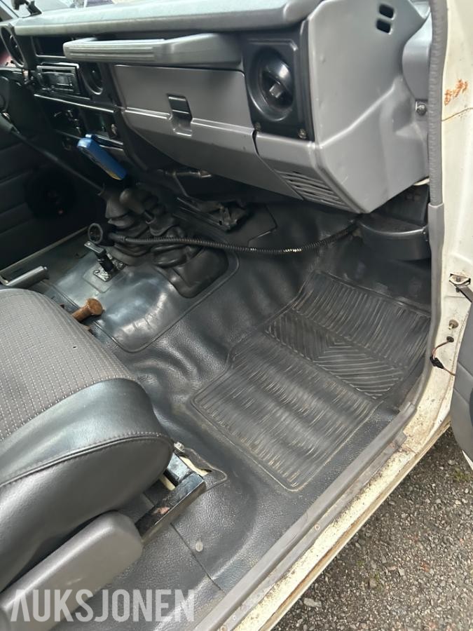 1999 Toyota Land Cruiser 4.2 131hk D 4WD 75 Troopy