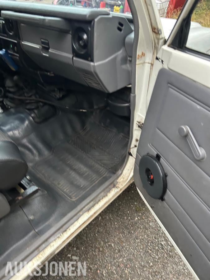 1999 Toyota Land Cruiser 4.2 131hk D 4WD 75 Troopy