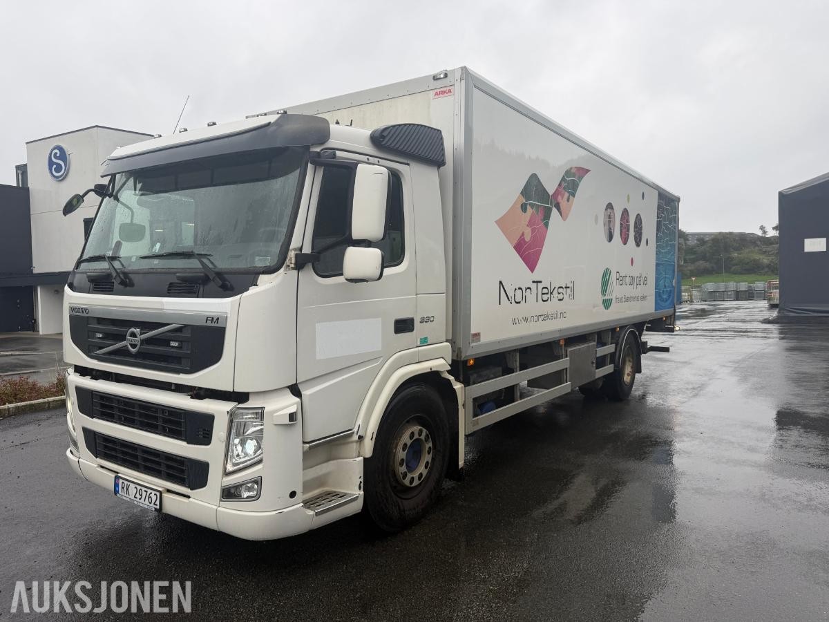 2011 Volvo FM 330 skapbil, Zepro bakløfter 2500 kg