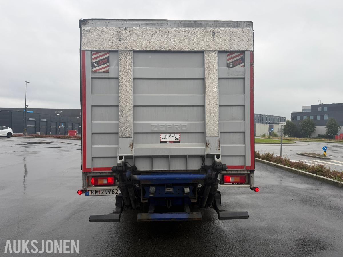 2011 Volvo FM 330 skapbil, Zepro bakløfter 2500 kg