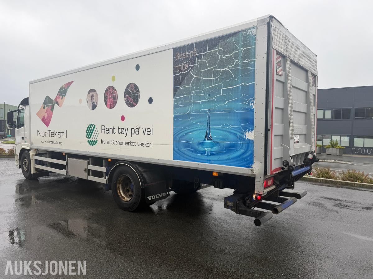 2011 Volvo FM 330 skapbil, Zepro bakløfter 2500 kg