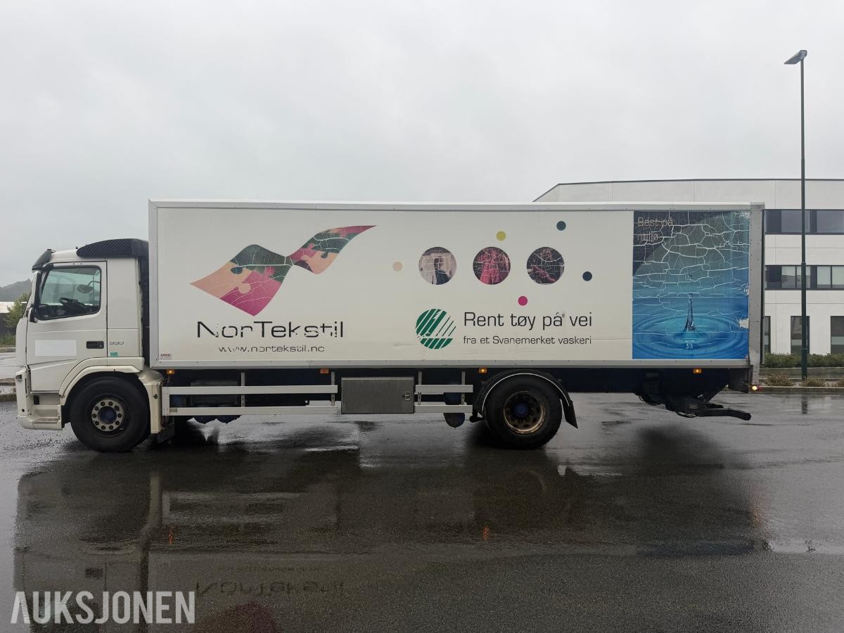 2011 Volvo FM 330 skapbil, Zepro bakløfter 2500 kg
