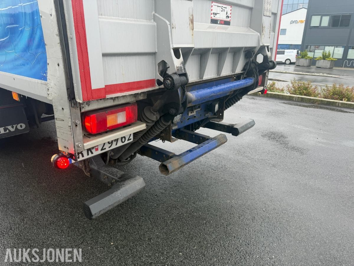 2011 Volvo FM 330 skapbil, Zepro bakløfter 2500 kg