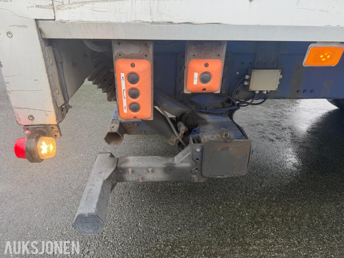 2011 Volvo FM 330 skapbil, Zepro bakløfter 2500 kg
