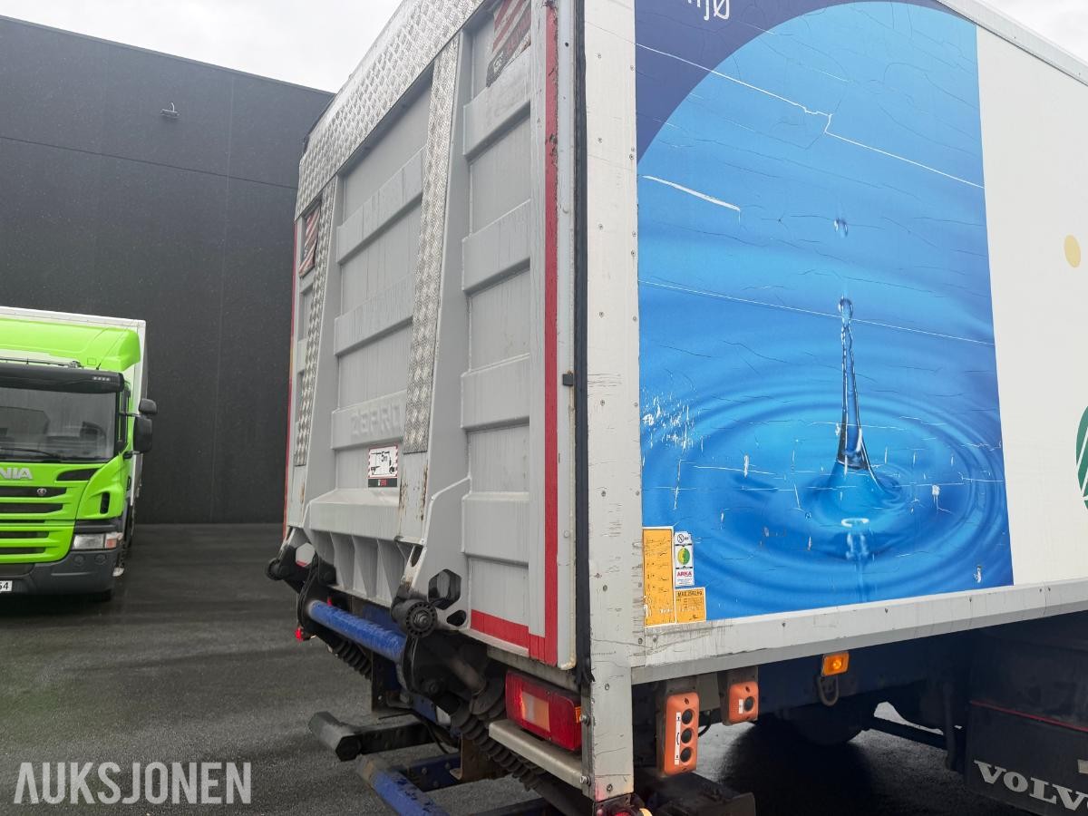 2011 Volvo FM 330 skapbil, Zepro bakløfter 2500 kg
