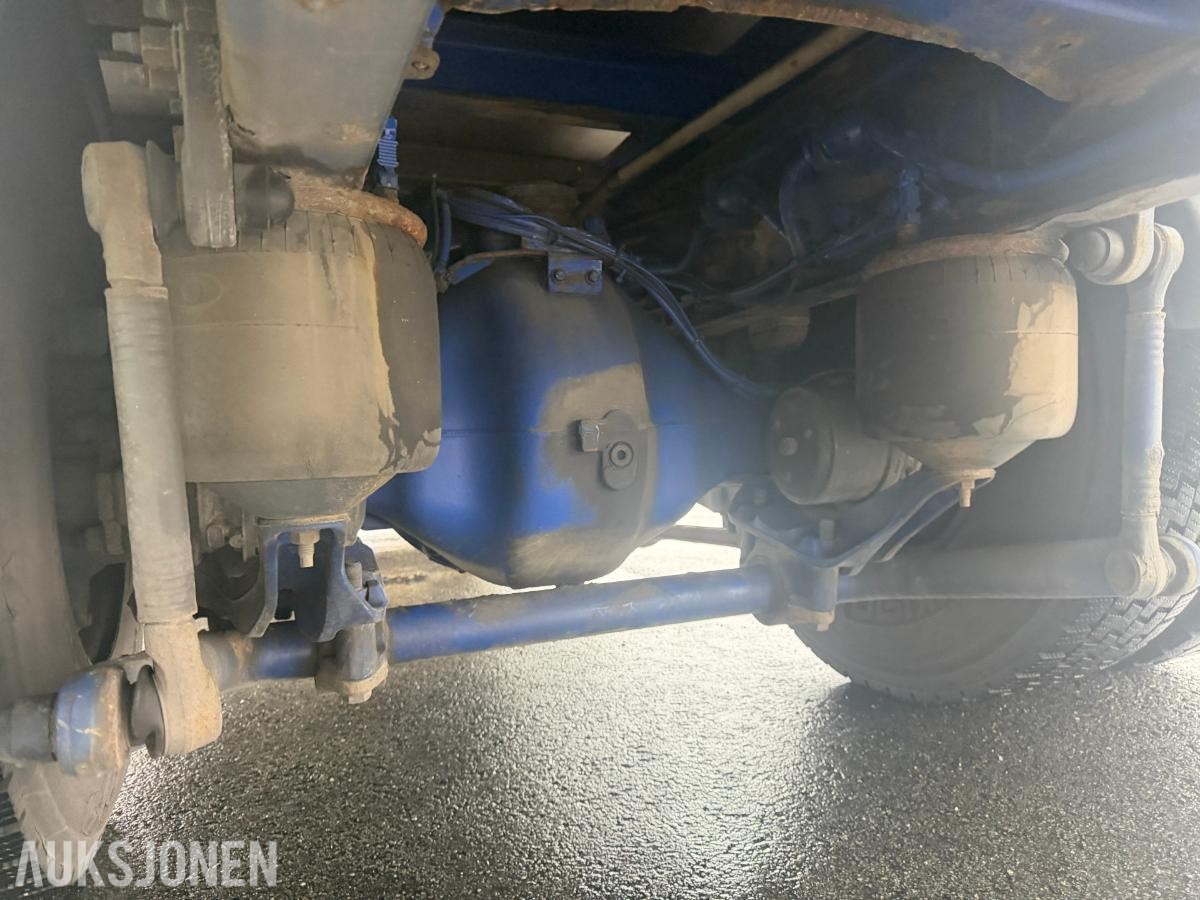 2011 Volvo FM 330 skapbil, Zepro bakløfter 2500 kg