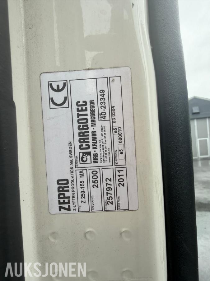 2011 Volvo FM 330 skapbil, Zepro bakløfter 2500 kg