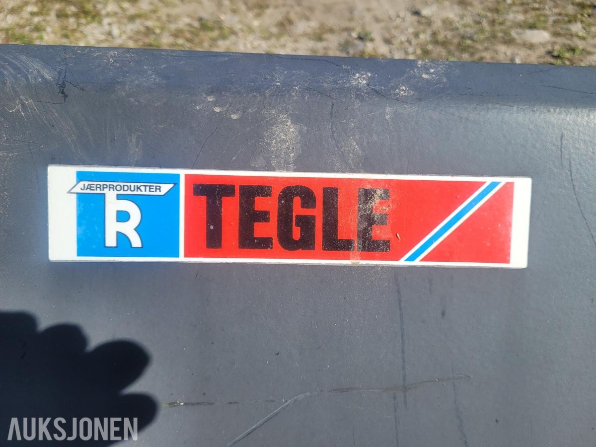 2018 Tegle Skuffe med triangelfeste - mva fri