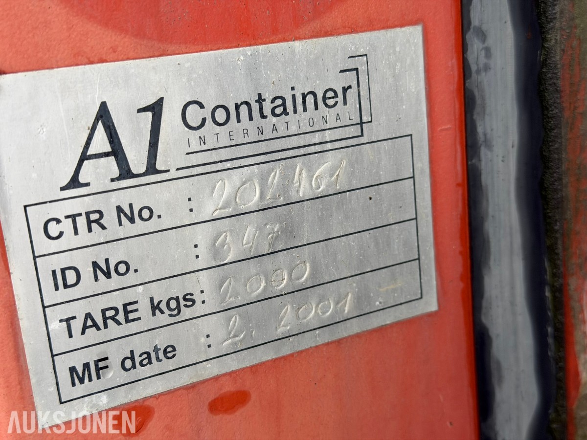 3 containerbrakker med 2 hybler og separate soverom
