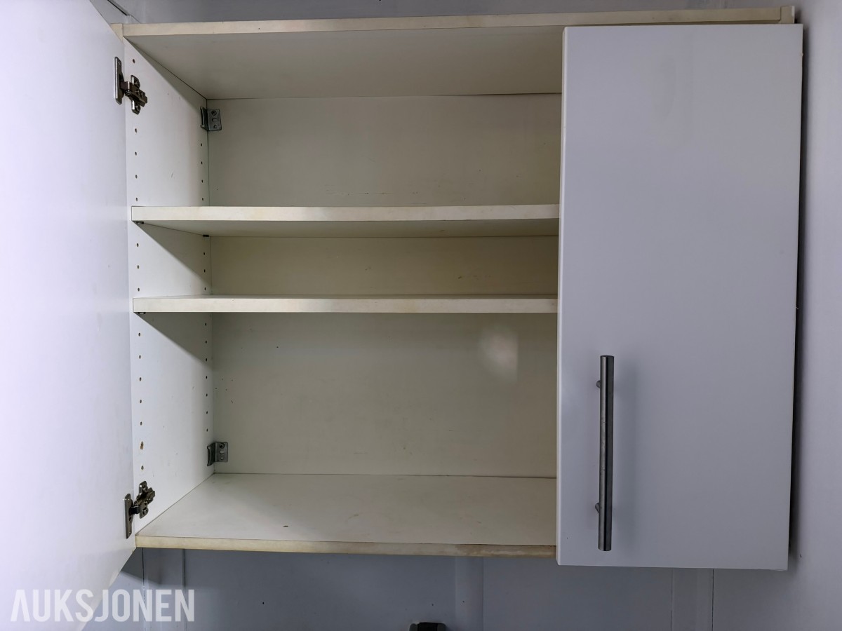 3 containerbrakker med 2 hybler og separate soverom