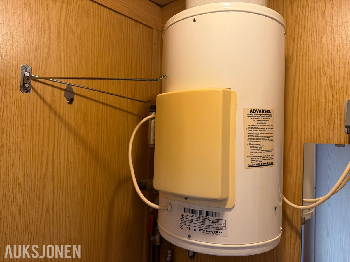 3 containerbrakker med 2 hybler og separate soverom