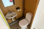 3 containerbrakker med 2 hybler og separate soverom