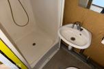 3 containerbrakker med 2 hybler og separate soverom