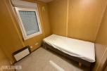 3 containerbrakker med 2 hybler og separate soverom
