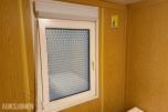 3 containerbrakker med 2 hybler og separate soverom