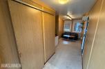 3 containerbrakker med 2 hybler og separate soverom
