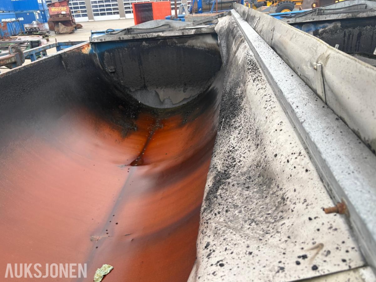 2012 Nor Slep asfaltbalje til 4-akslet Volvo, hydraulisk kapellåpning