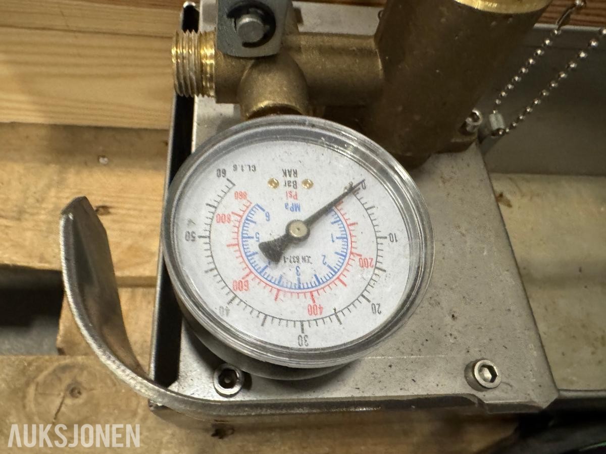 IRONSIDE Hydraulisk håndtestpumpe med hydraulikkslanger