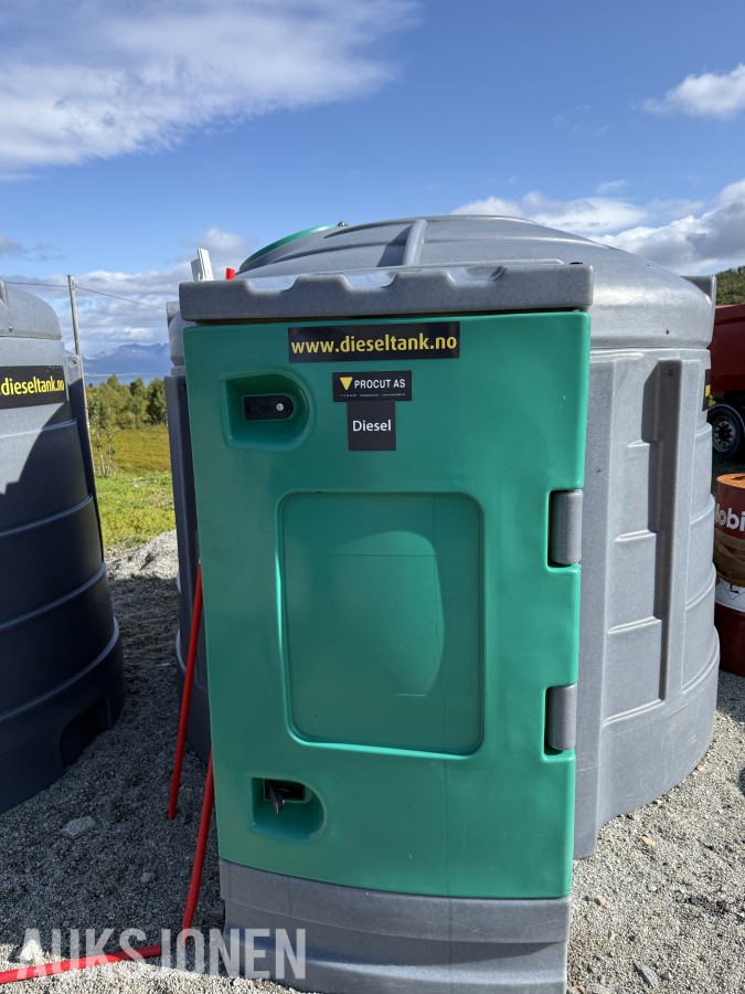 2022 JFC 5000L ADR Dieseltank med ca 2000L Diesel