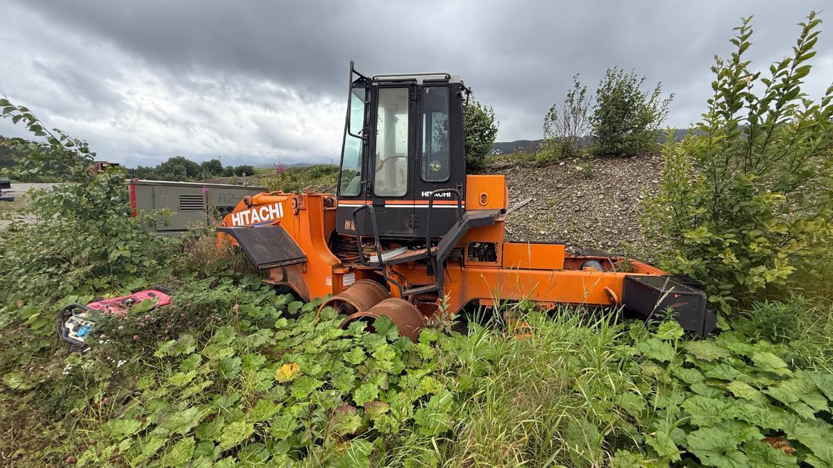 Hitachi hjullaster/delemaskin - selges for deler