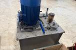 Hydraulikkaggregat med elektromotor og tank