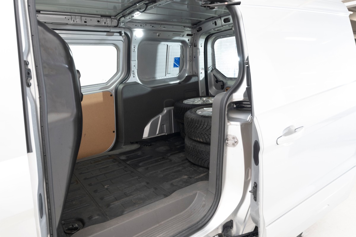 2023 FORD TRANSIT CONNECT 240 L2 1,5 TDCI 100 HK AUT HENGERFESTE CRUISE VARMER KAMERA 