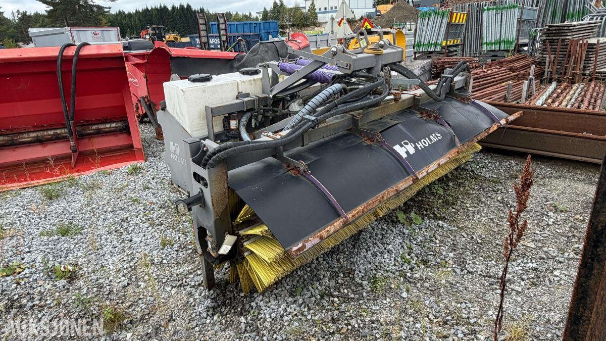 2016 Holms SL-2.5 feiekost med vanntank og Volvo BM-feste
