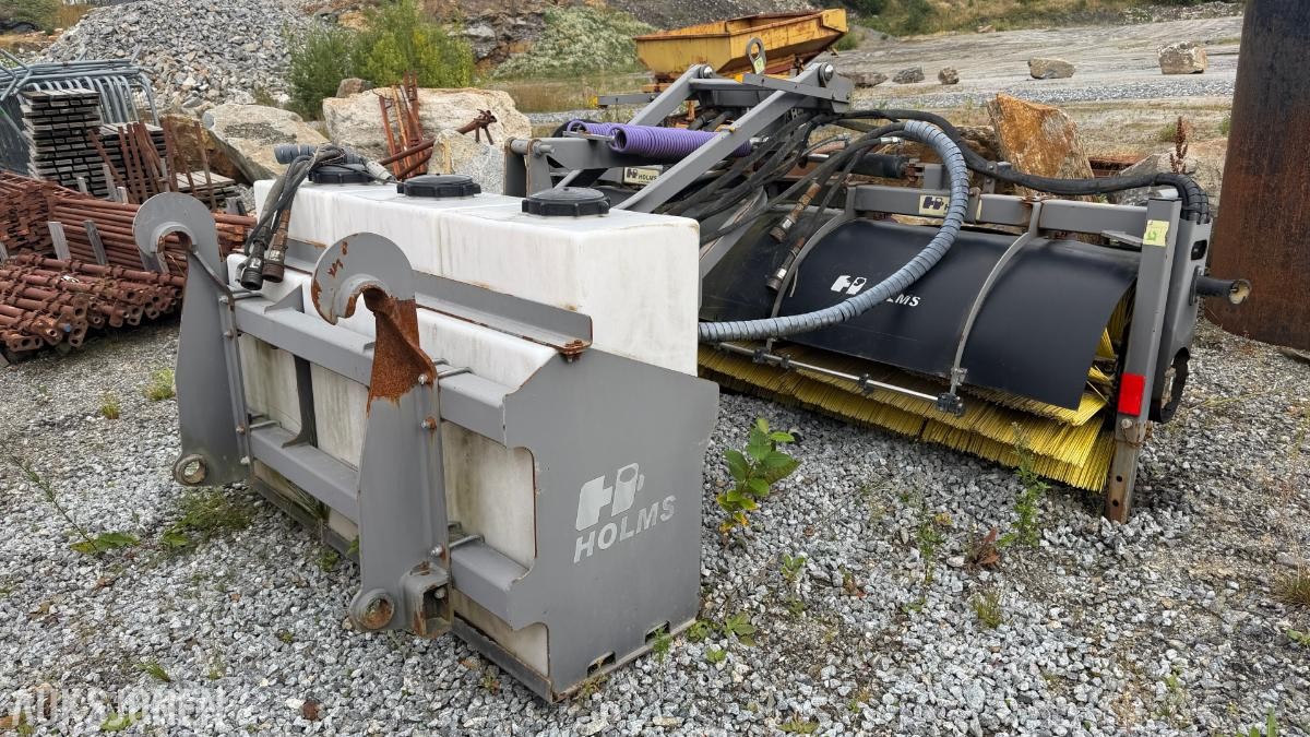 2016 Holms SL-2.5 feiekost med vanntank og Volvo BM-feste