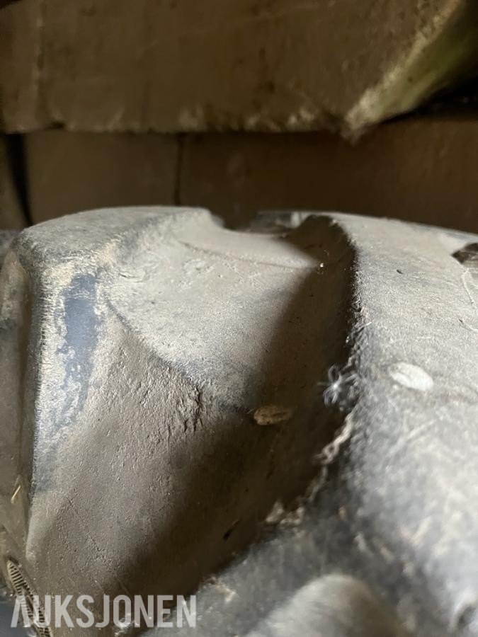 2003 Pirelli TM800   480/65R28 traktordekk - ingen minstepris