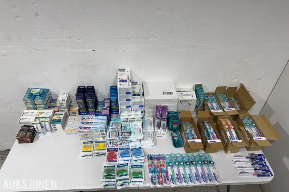 Stort parti tannpleieprodukter og høreapparatbatterier - Jordan, Rayovac, Plackers m.fl.