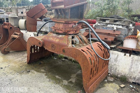 Demarec DRG-28-DN sorterings-/rivningsgrabb  Grabben er utstyrt med hydraulisk rotor