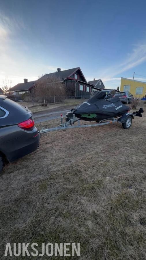 2019 SeaDoo Spark Trixx vannscooter med henger