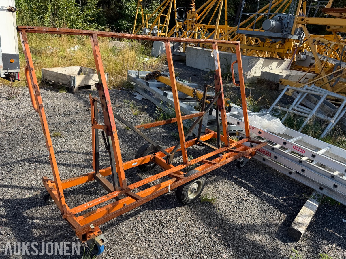 3 STK GIPSBORD / PLATEBORD - VIPPEFUNKSJON - HJULUNDERSTELL - FUNGERER