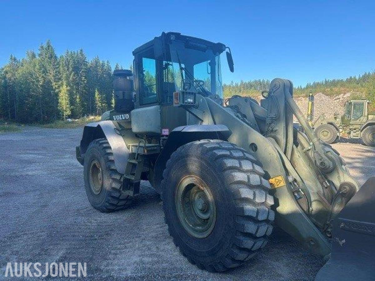 2002 Volvo L120E Hjullaster med tilbehør