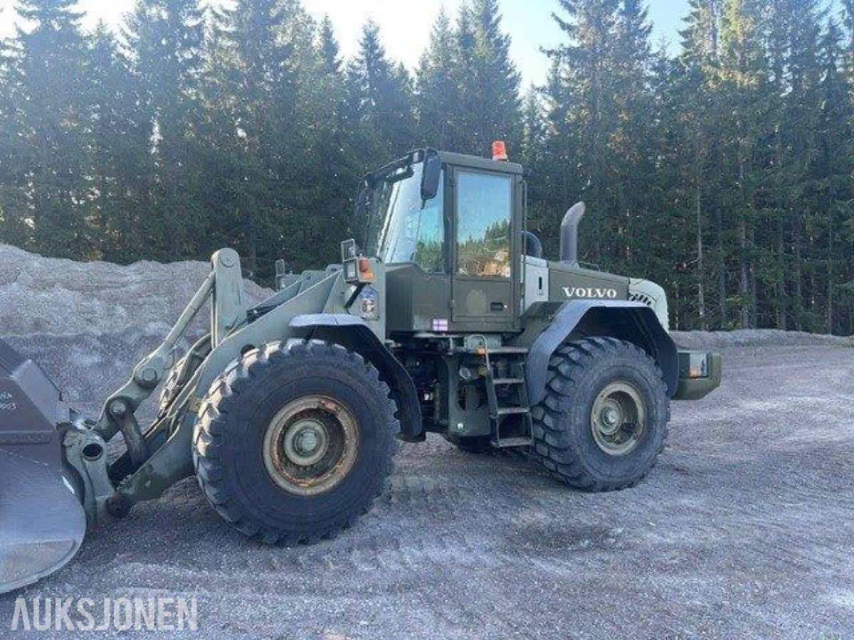 2002 Volvo L120E Hjullaster med tilbehør