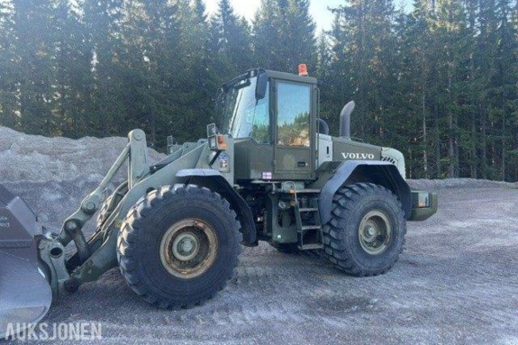 2002 Volvo L120E Hjullaster med tilbehør