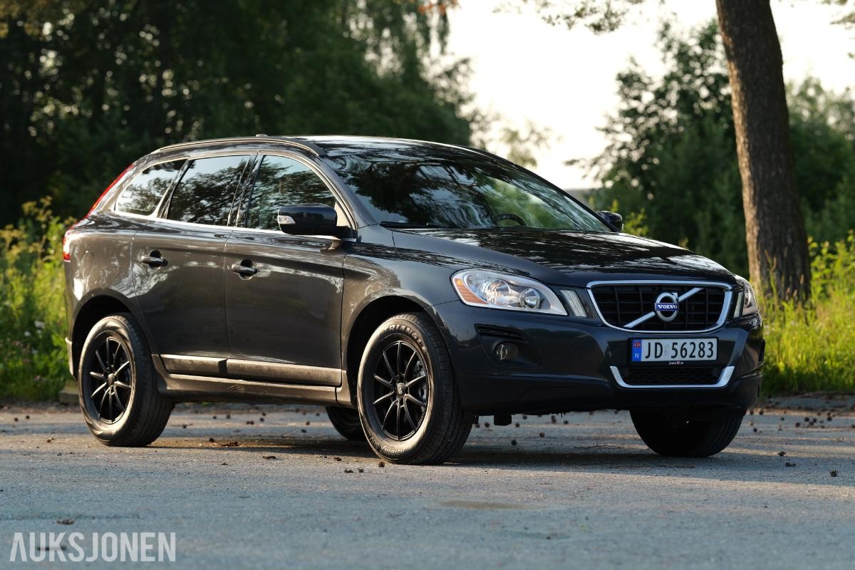 2010 Volvo XC 60 2.4 D5 175HK AUTOMAT, SKINN, HENGERFESTE