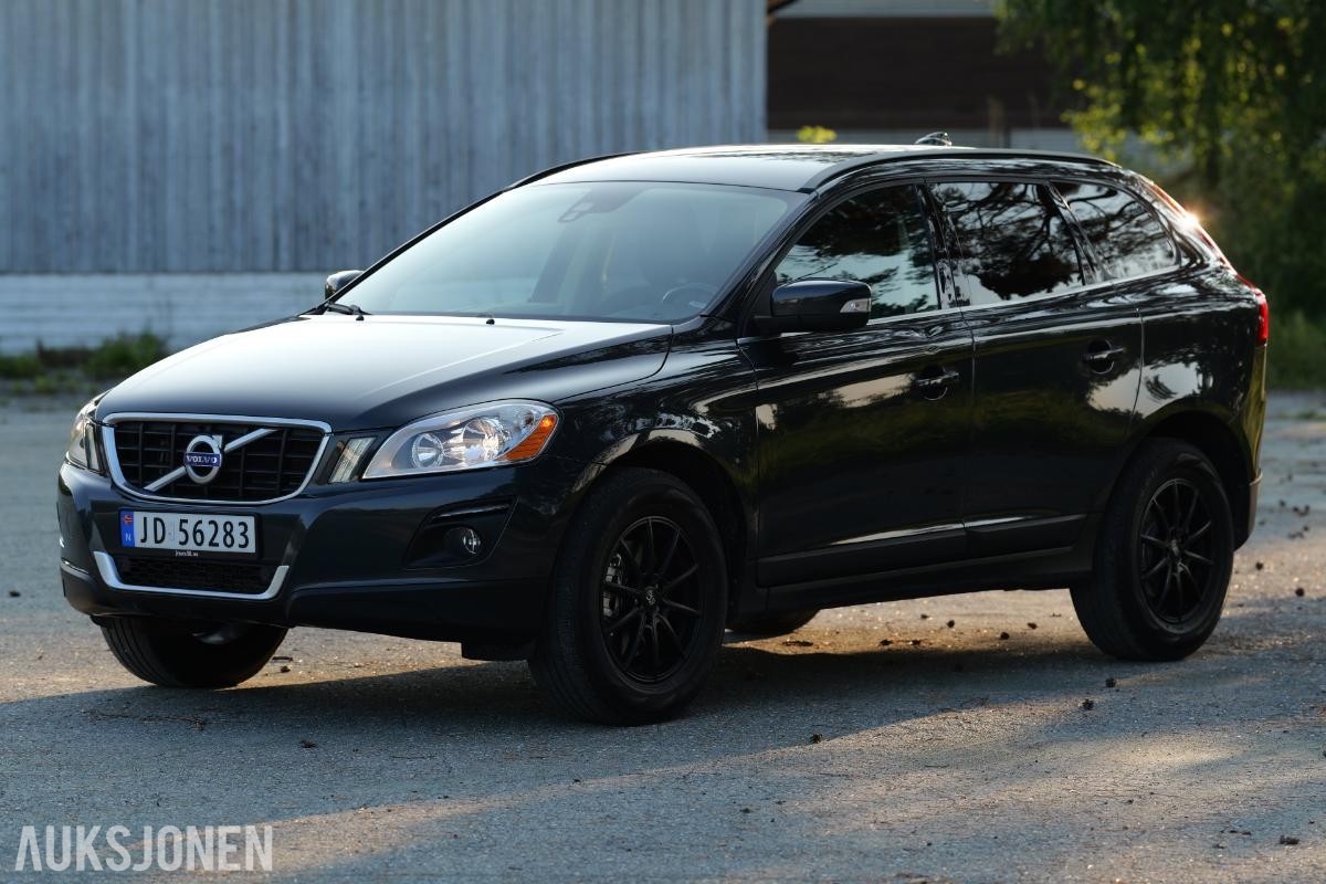 2010 Volvo XC 60 2.4 D5 175HK AUTOMAT, SKINN, HENGERFESTE