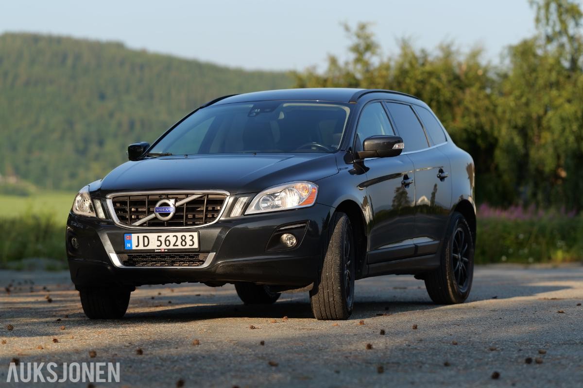 2010 Volvo XC 60 2.4 D5 175HK AUTOMAT, SKINN, HENGERFESTE