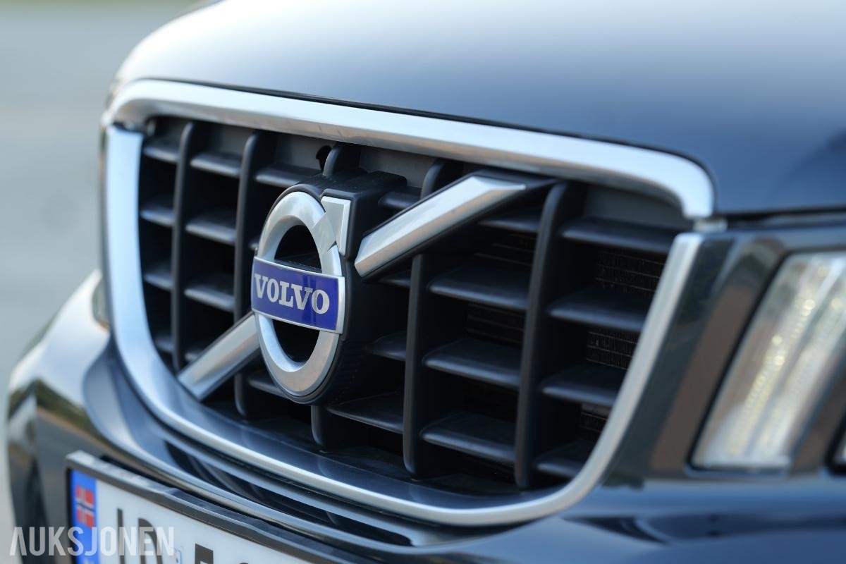 2010 Volvo XC 60 2.4 D5 175HK AUTOMAT, SKINN, HENGERFESTE