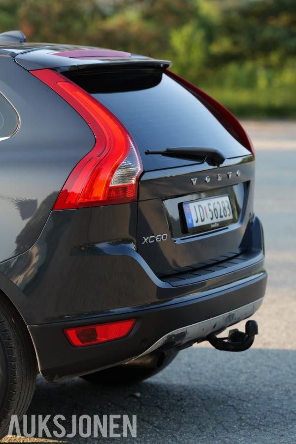 2010 Volvo XC 60 2.4 D5 175HK AUTOMAT, SKINN, HENGERFESTE