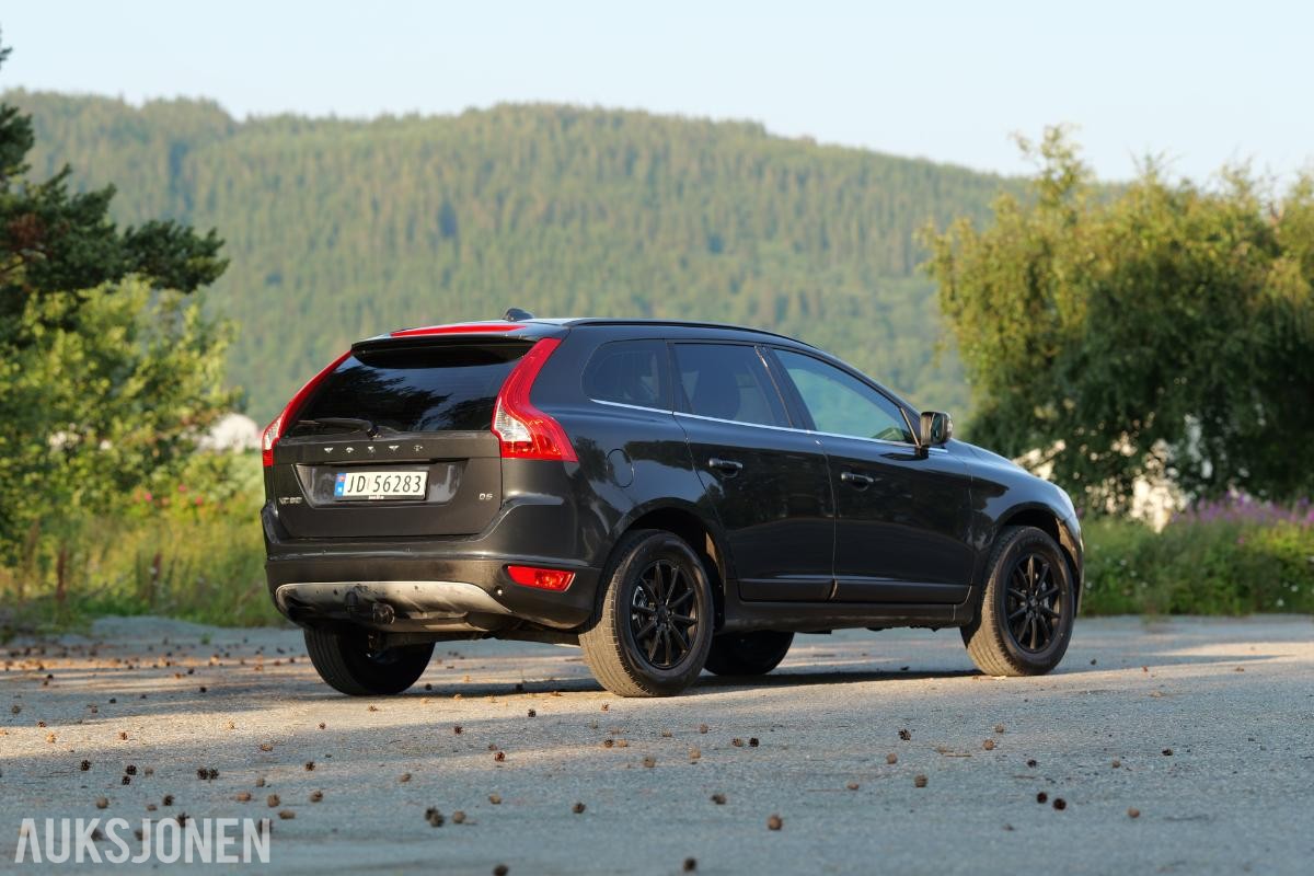 2010 Volvo XC 60 2.4 D5 175HK AUTOMAT, SKINN, HENGERFESTE