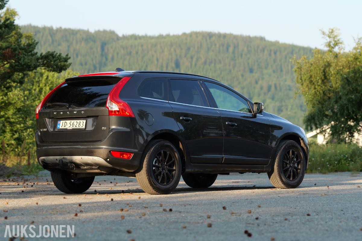 2010 Volvo XC 60 2.4 D5 175HK AUTOMAT, SKINN, HENGERFESTE