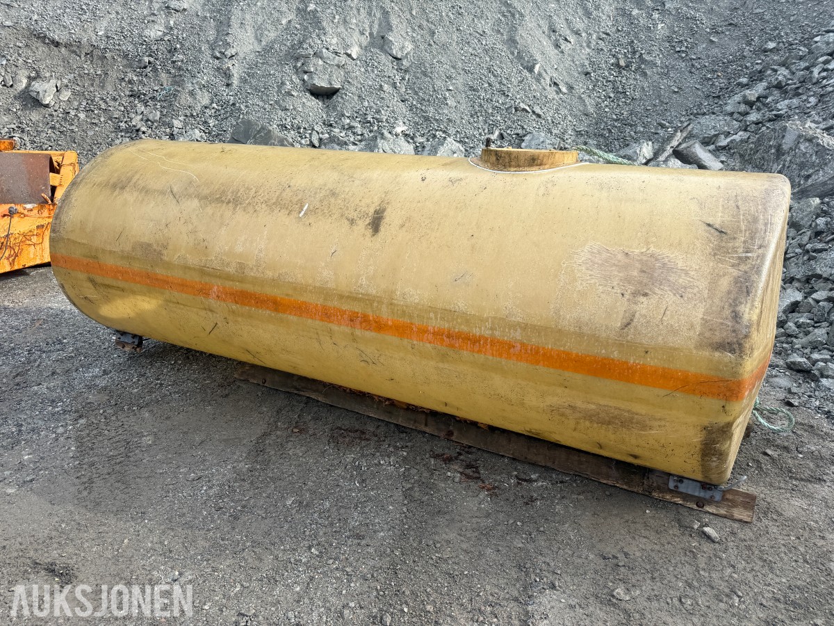 Glassfibertank med kapasitet på 5.000 liter