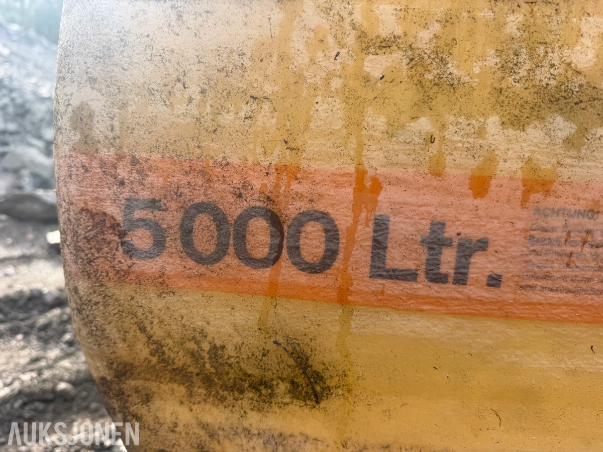 Glassfibertank med kapasitet på 5.000 liter