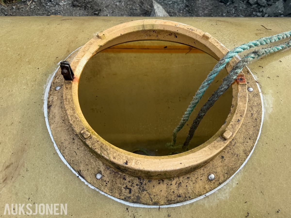 Glassfibertank med kapasitet på 5.000 liter
