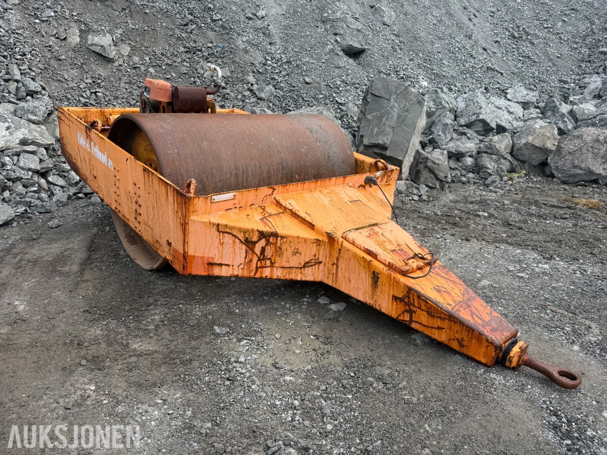 Dynapac CH47 slepevals, Deutz motor