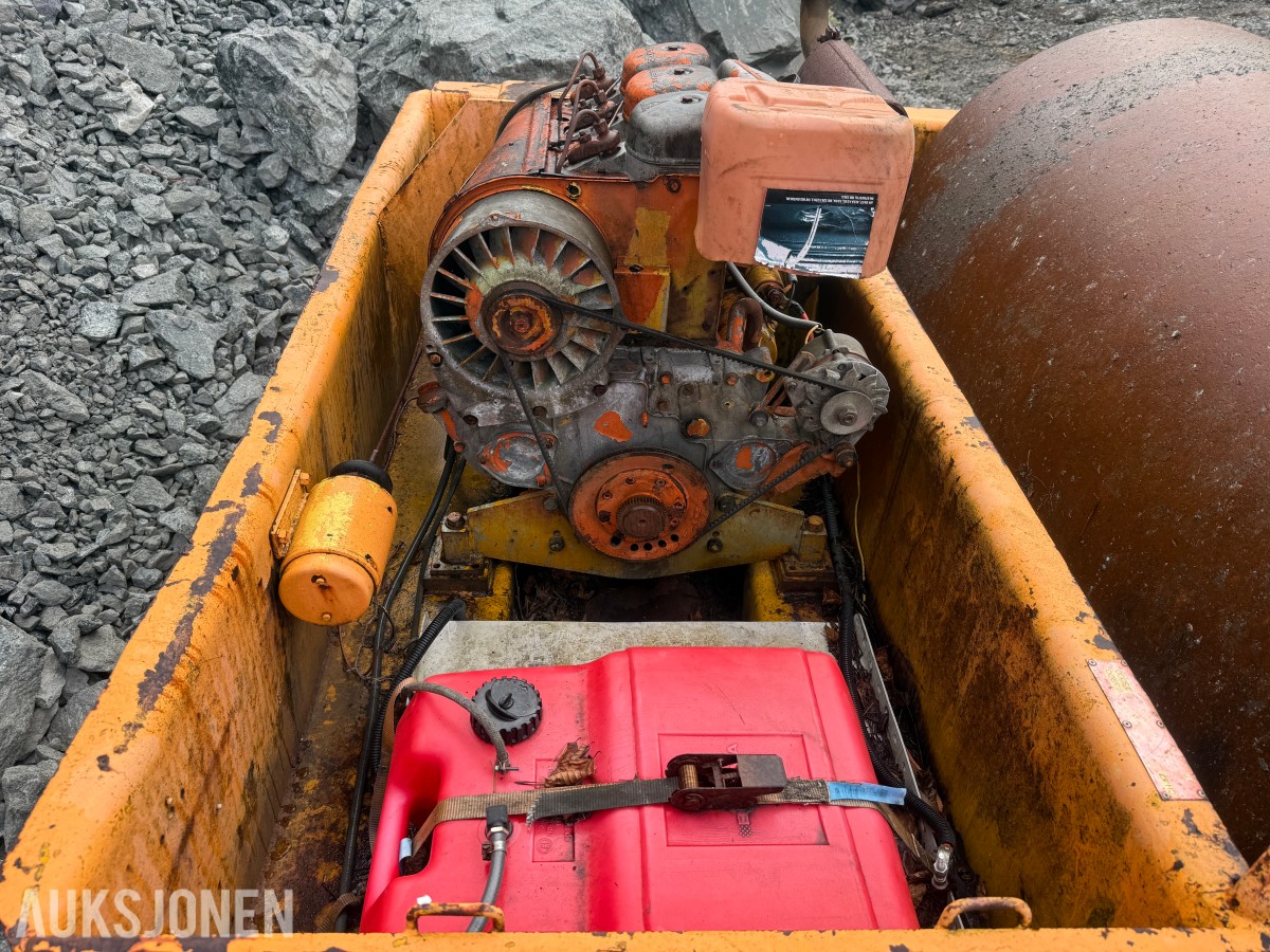 Dynapac CH47 slepevals, Deutz motor